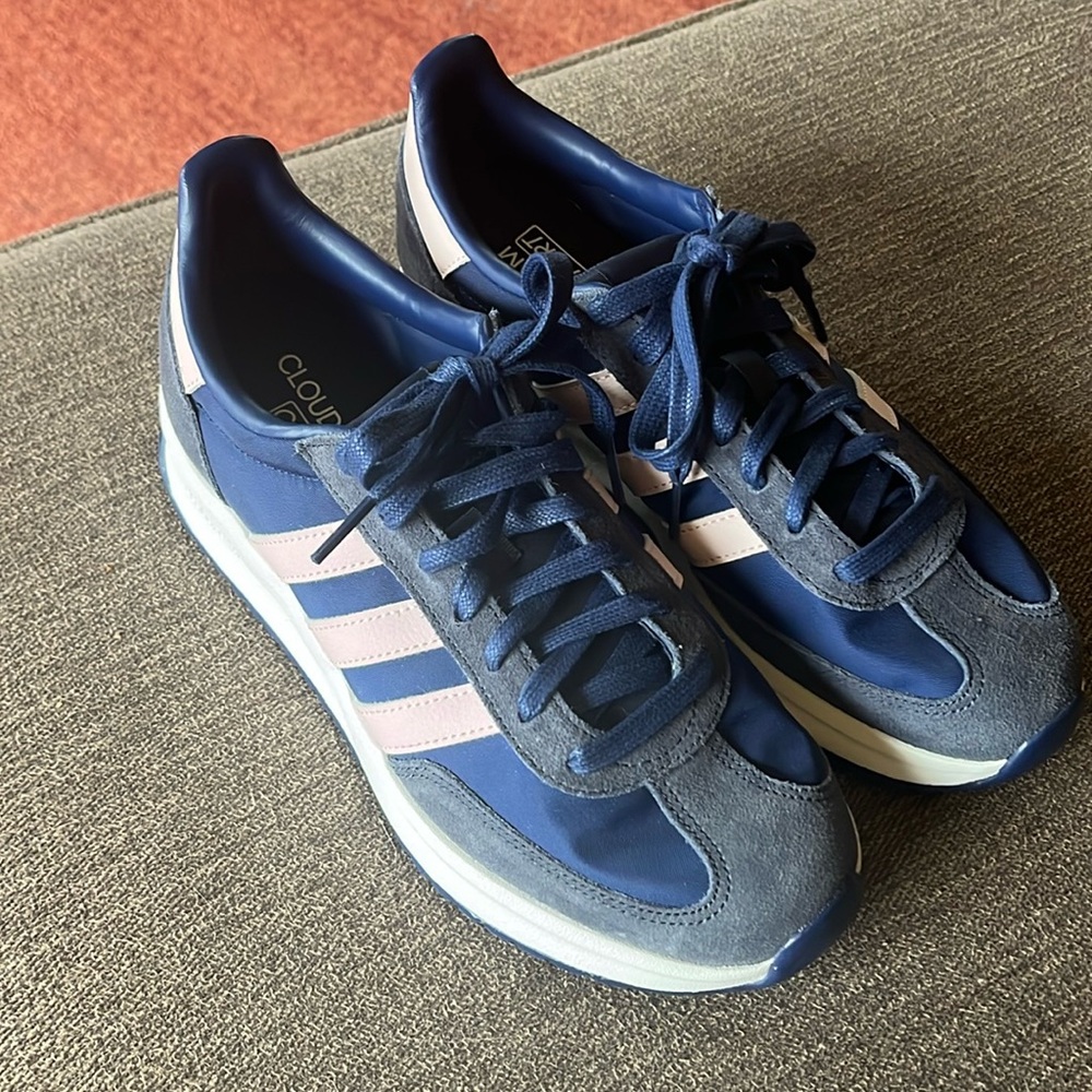 NEW Women’s ADIDAS Run 70s 2.0 Navy/Pink Size 8 Shoes